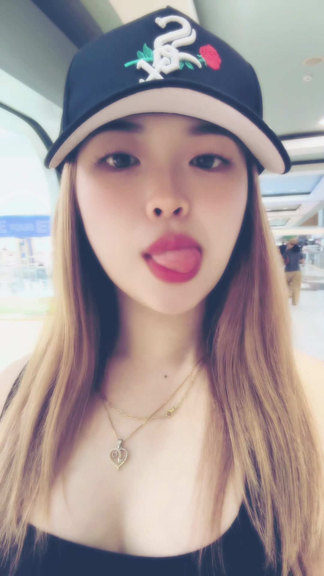 @Sofhia