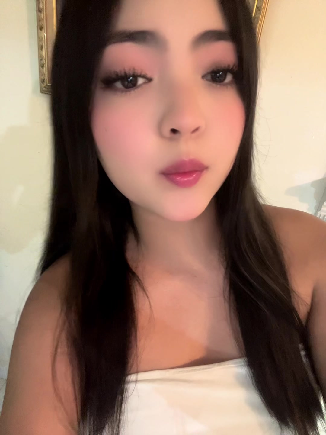 @x_naily
