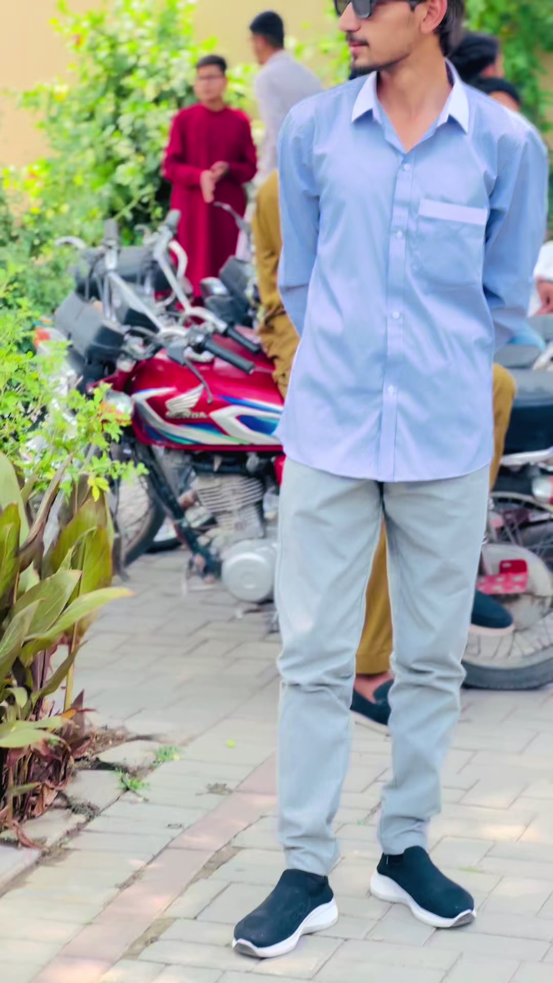 @قمر وڑائچ کامونکی🥂🥀