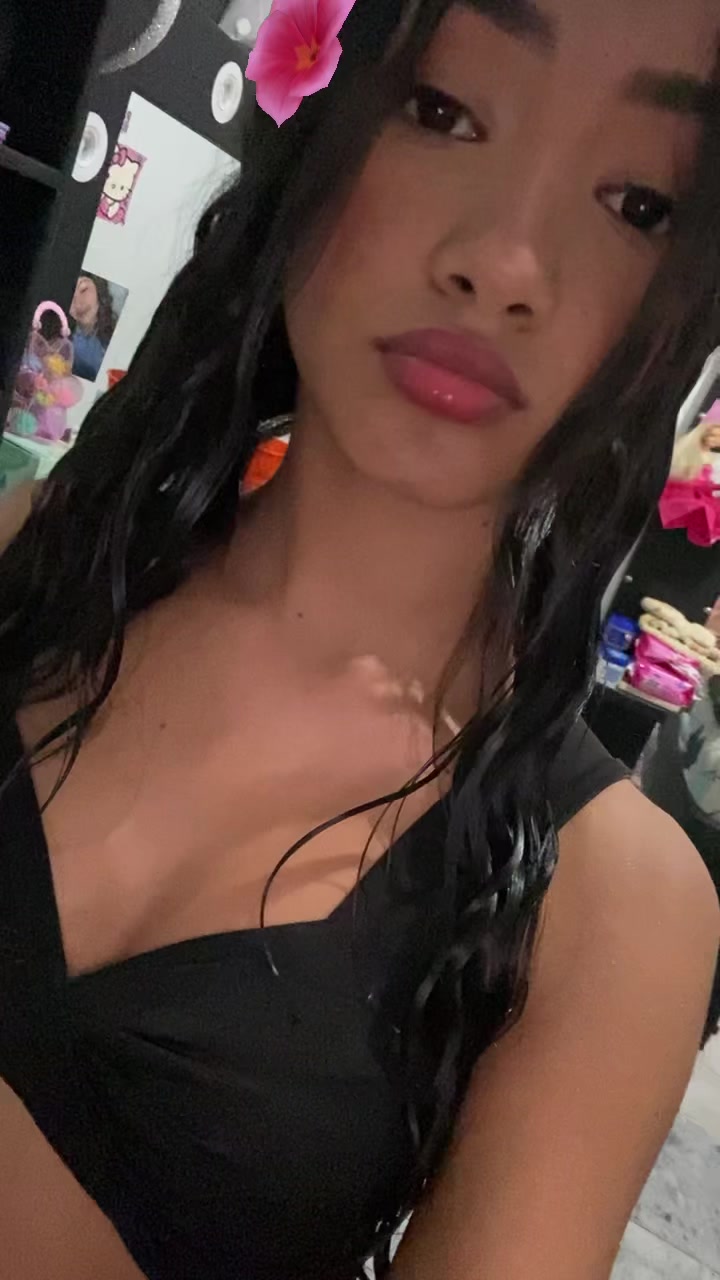 @Valentina🖤.