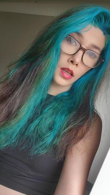 @Thegirlwiththecursemark