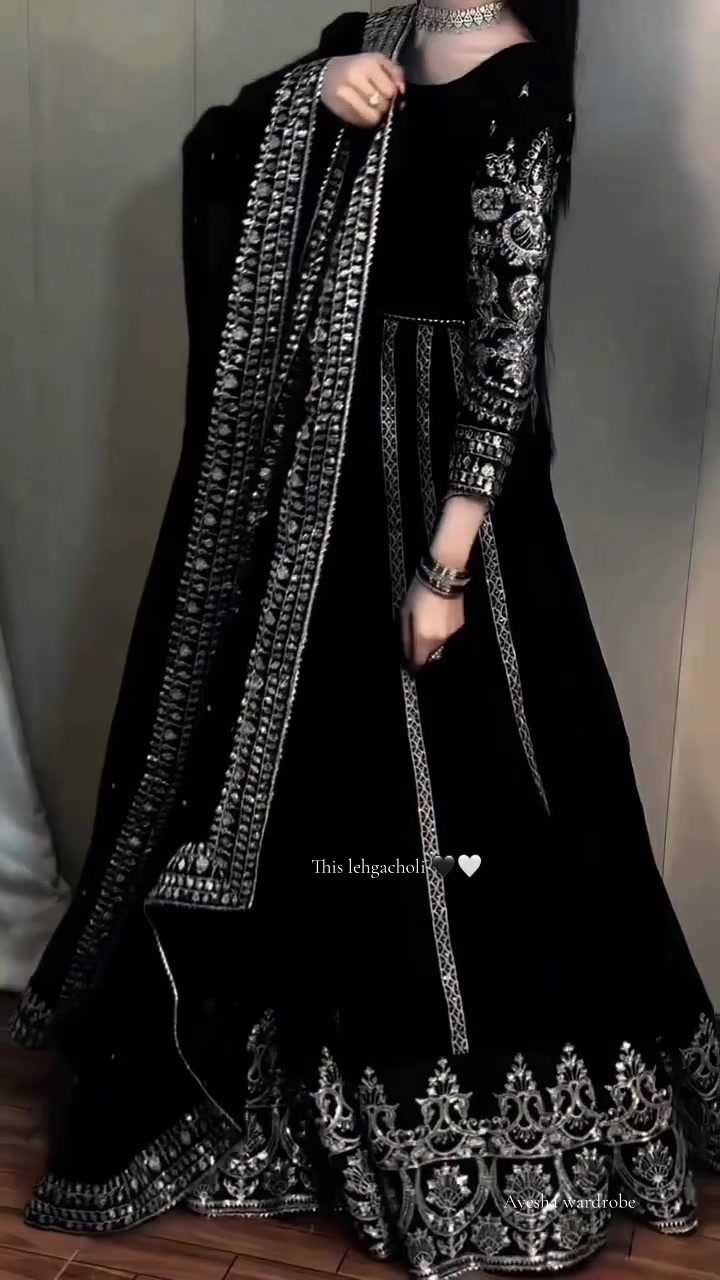 @Ayesha Wardrobe👗