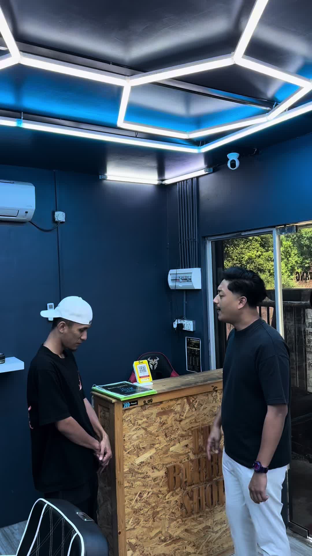 @LHBARBERS