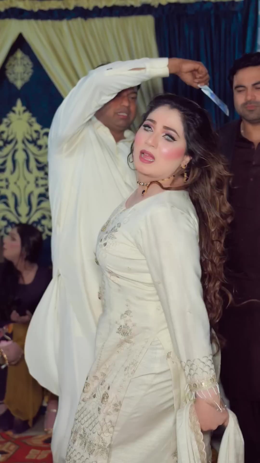 @hasnain Khan