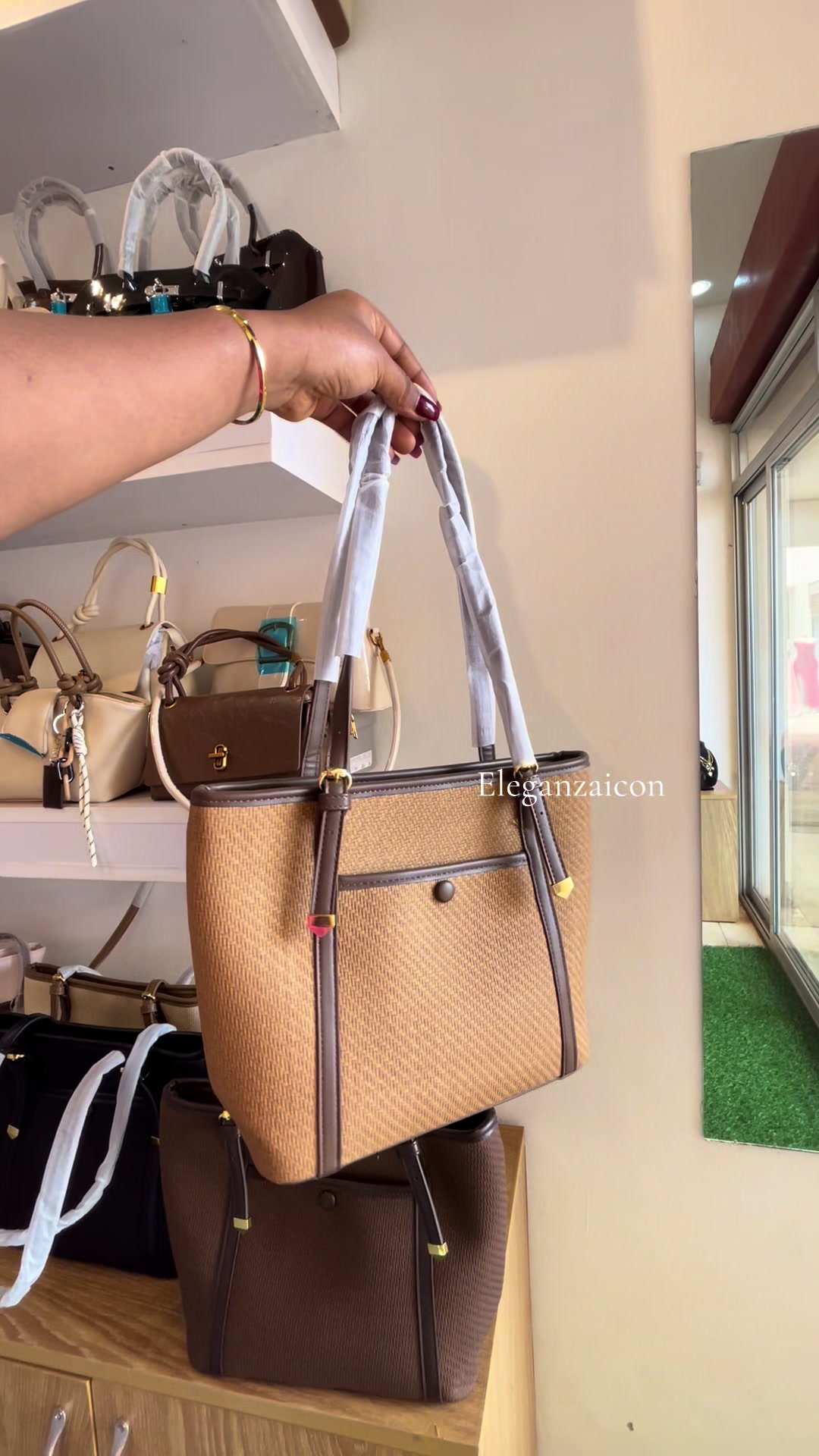@ELEGANZAicon-jewelry/bag/heels