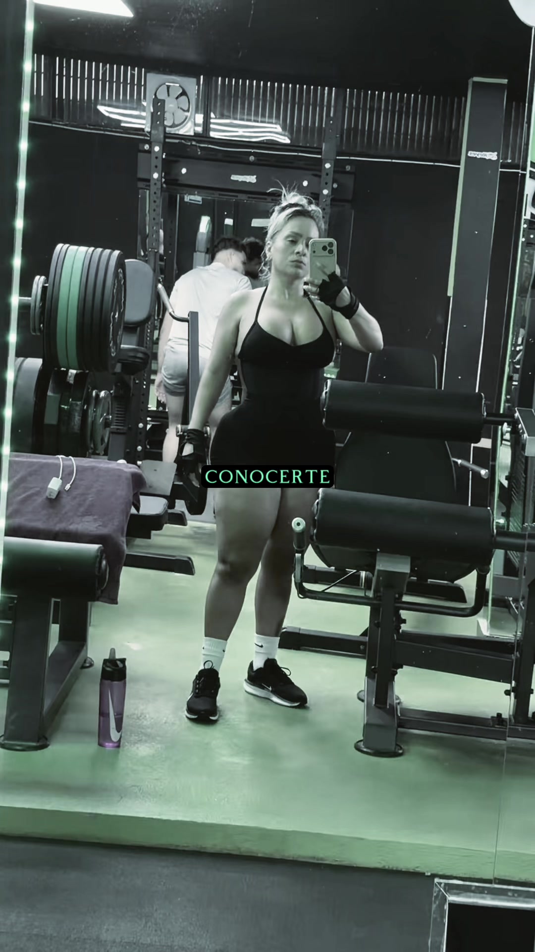 @Vecky25