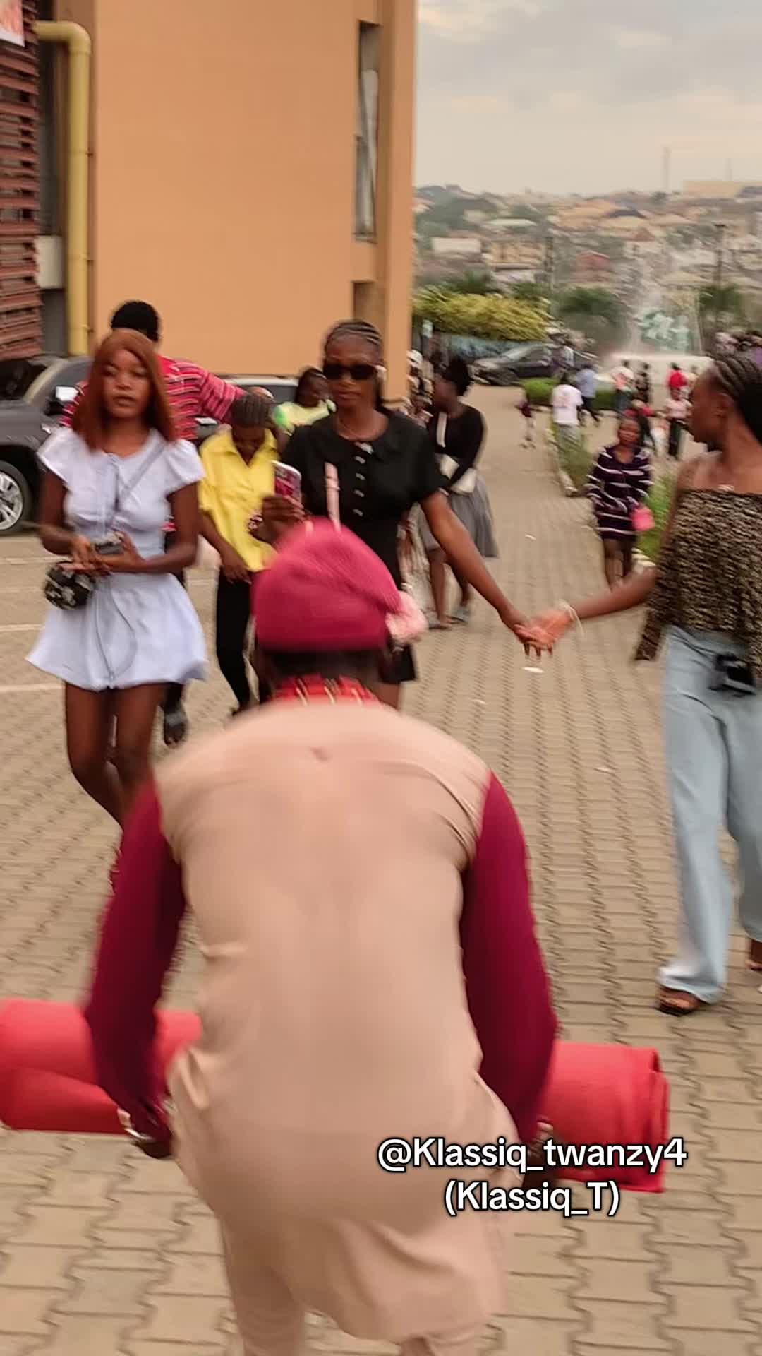 @Klassiq_T