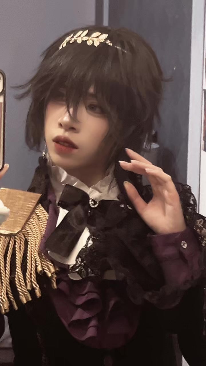@☣︎「 CΔLX 」☣︎