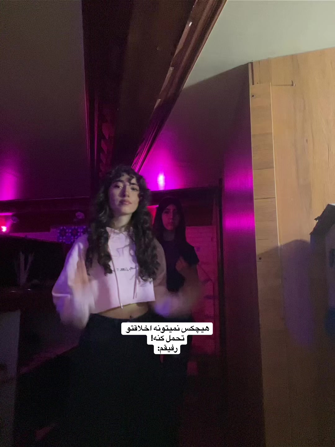 @𝒟