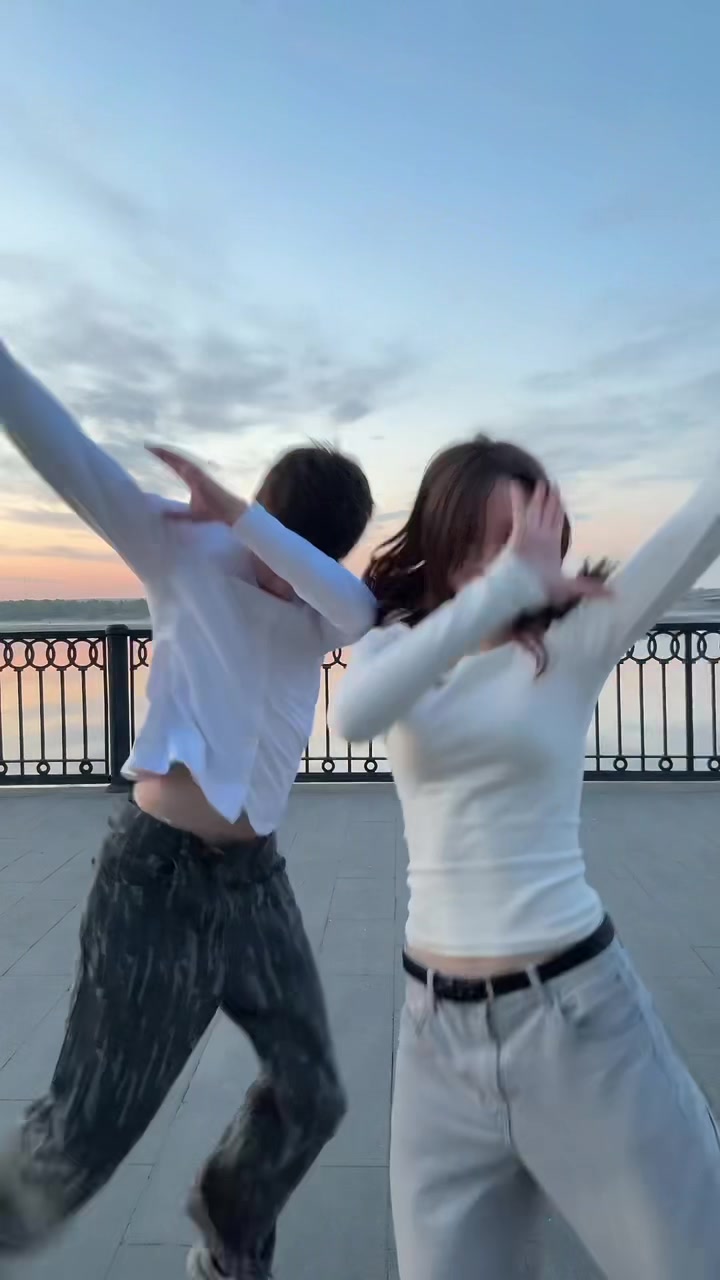 @catlixie