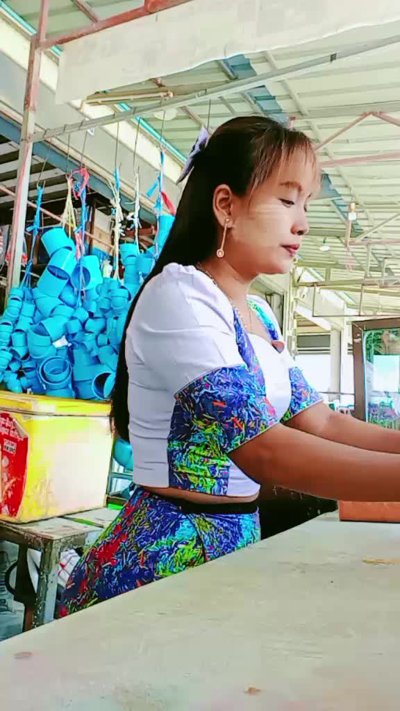 @Rose Angel(ဘုတလင် သူလေးပါ)