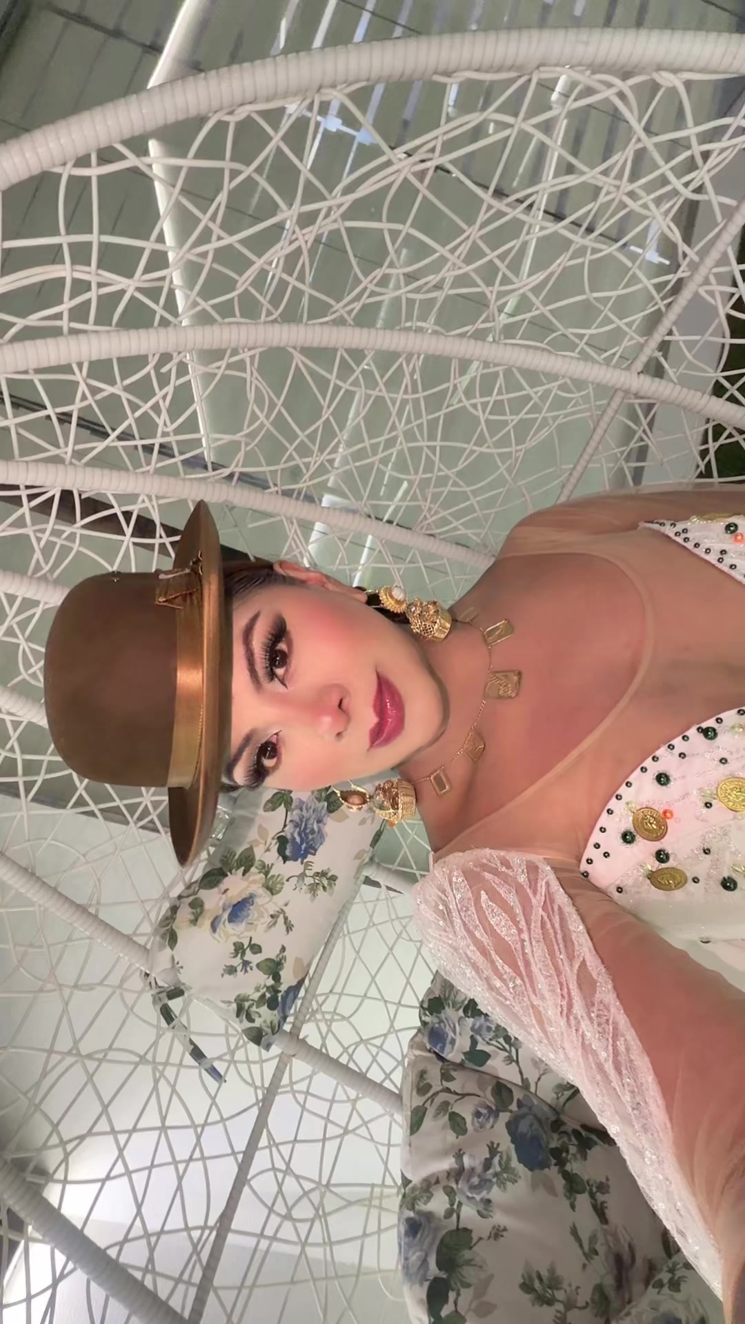 @Ana