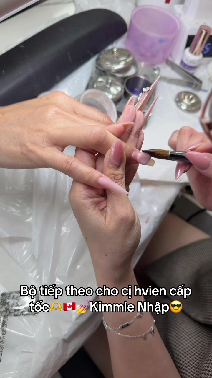 @KimmieNails🇻🇳♥️🇨🇦Tấu Hài😜
