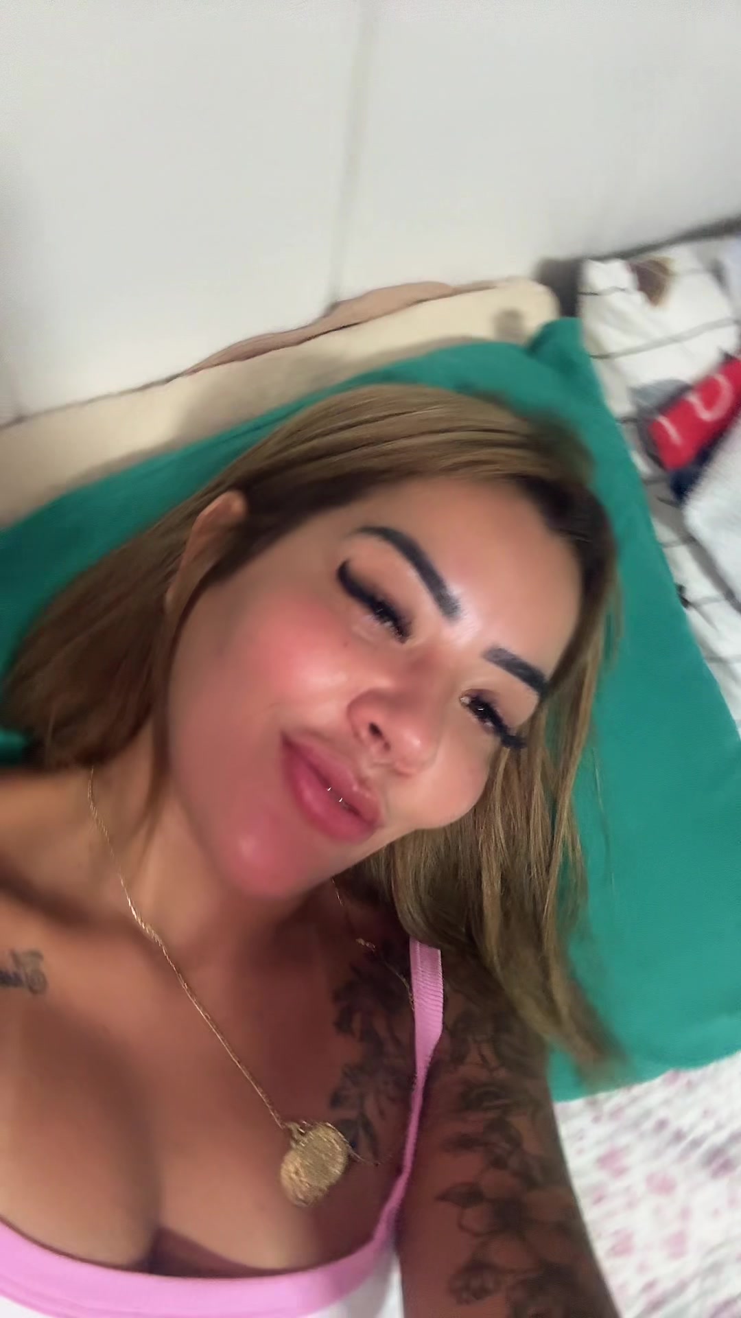 @Tha&iacute;s Priscila