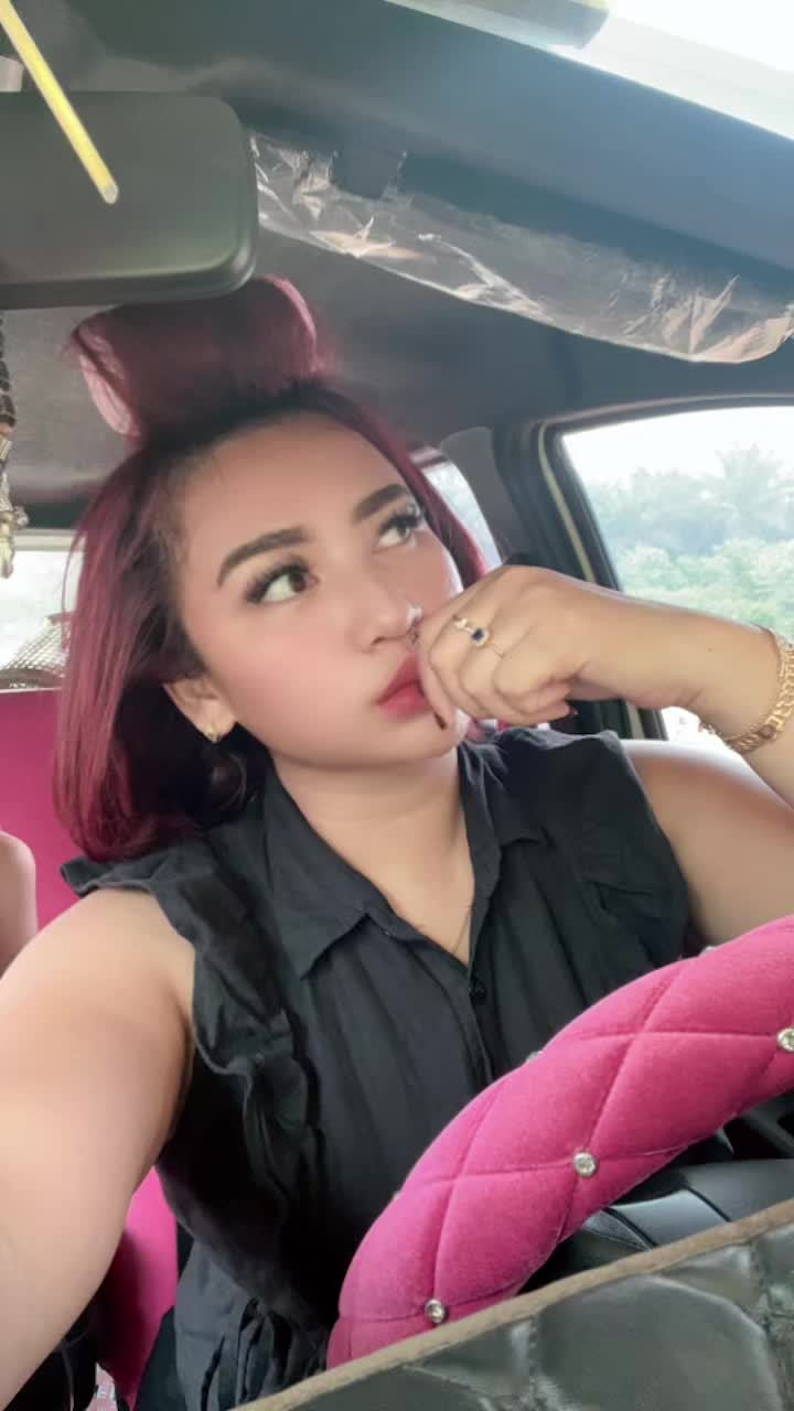 @julia frinella sari