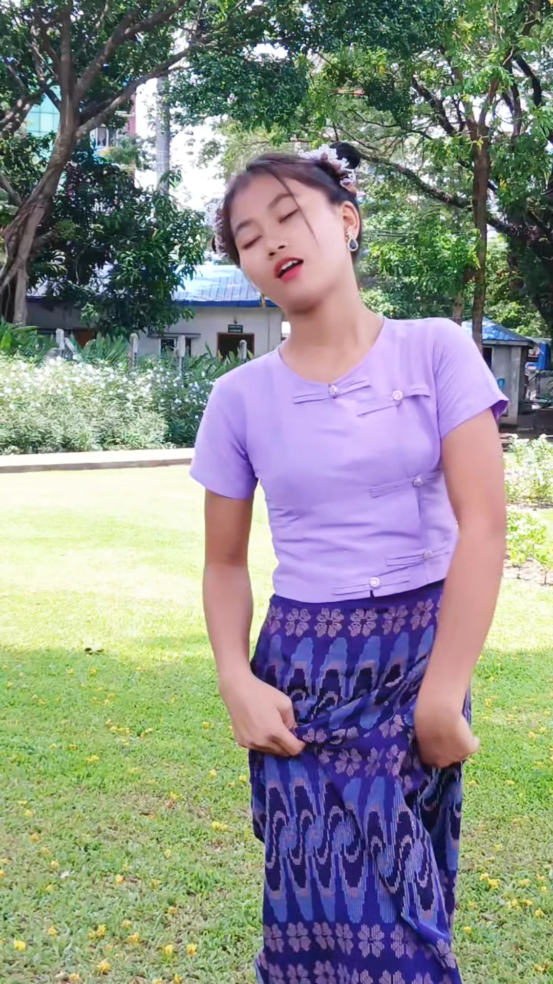 @Shwe Ni Ma