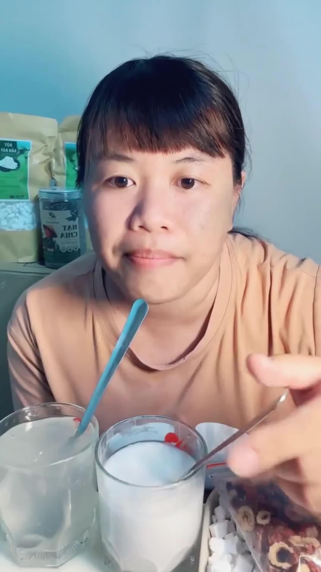 @Uyên min