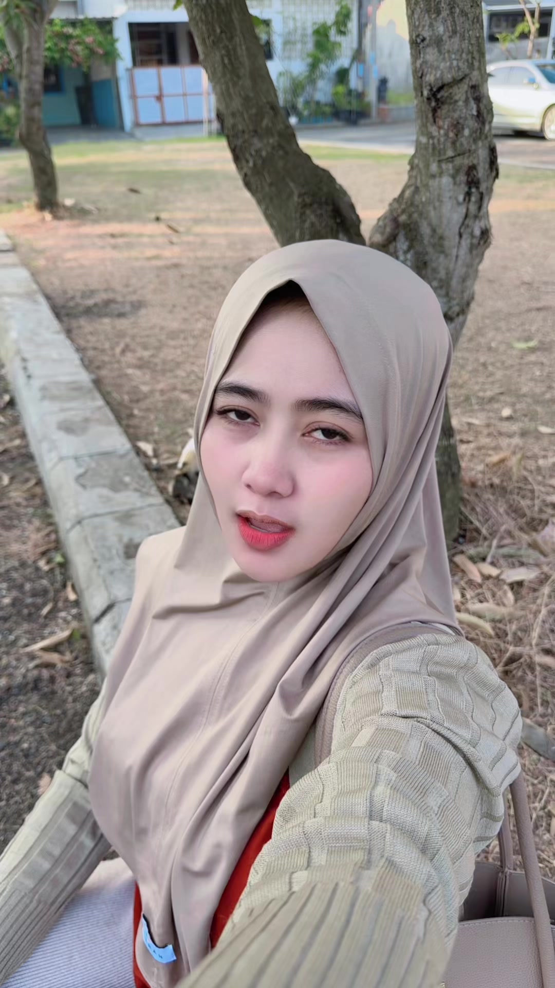 @Hajah_S
