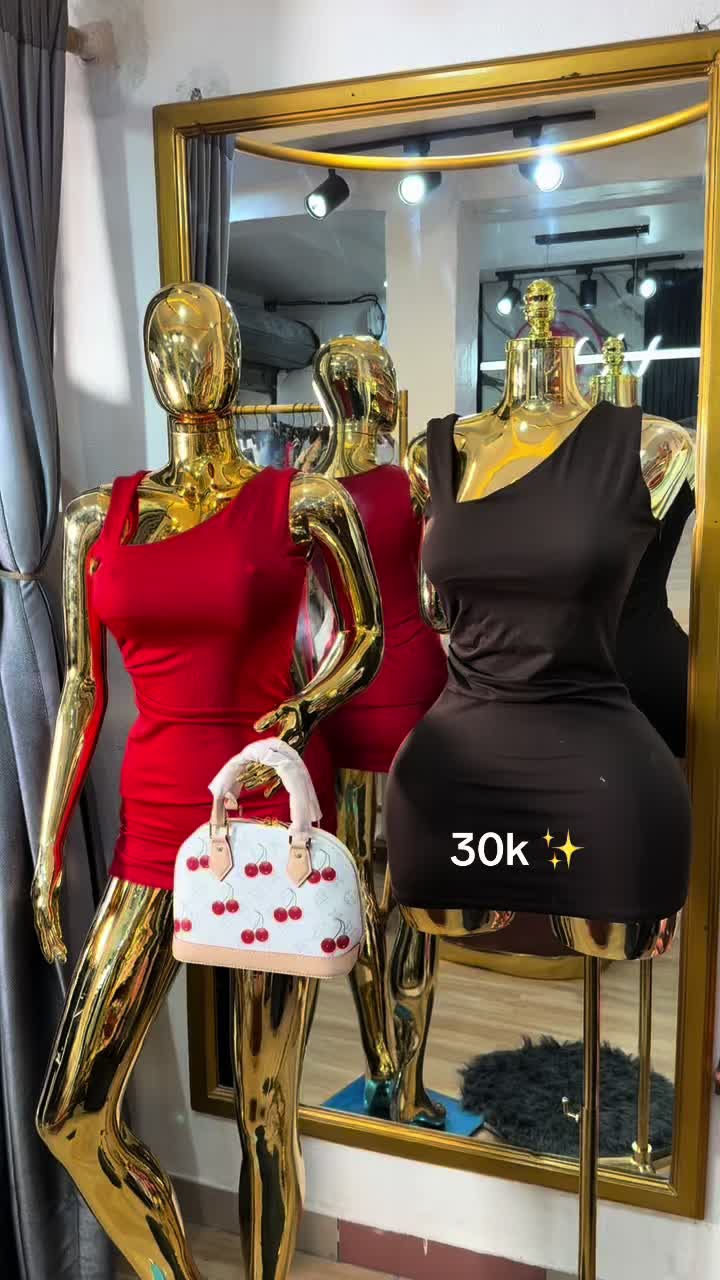 @Kiki  wears 👗👠👙