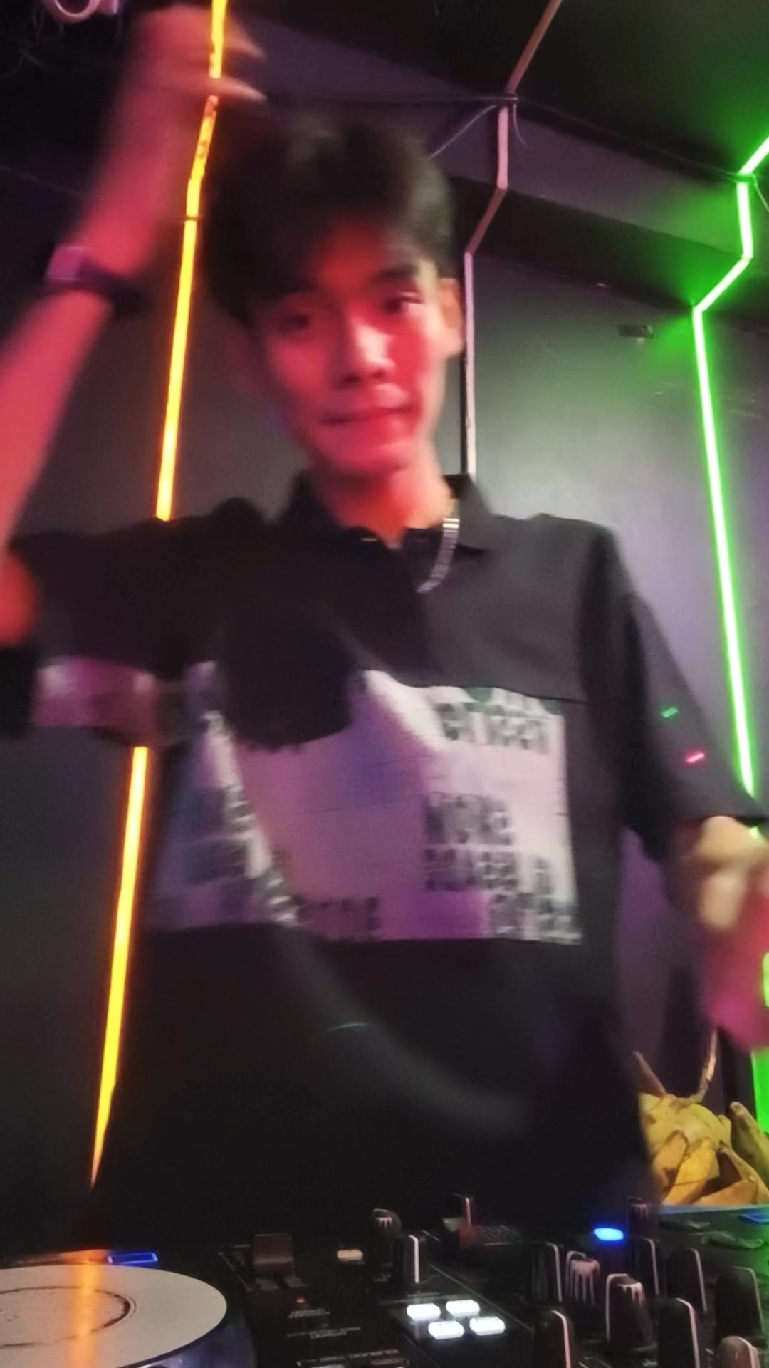 @DJ Lucks Official đˇ