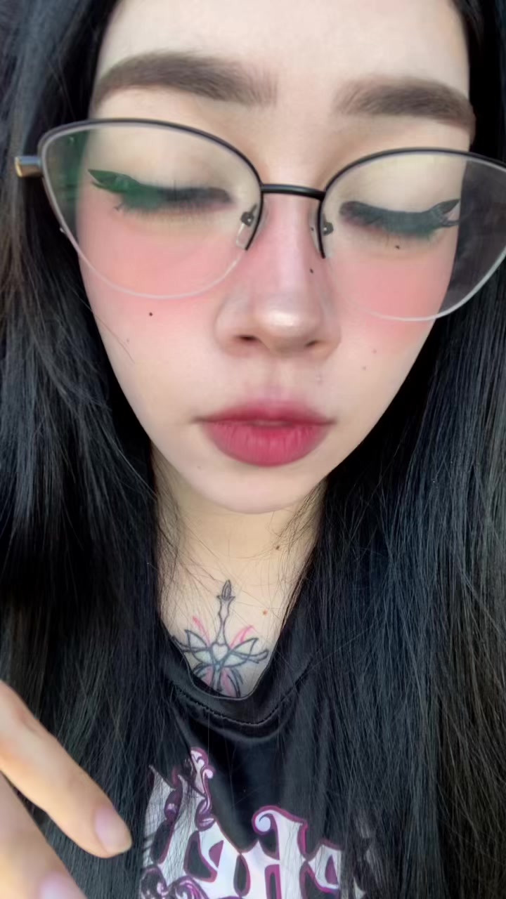 @alethvu