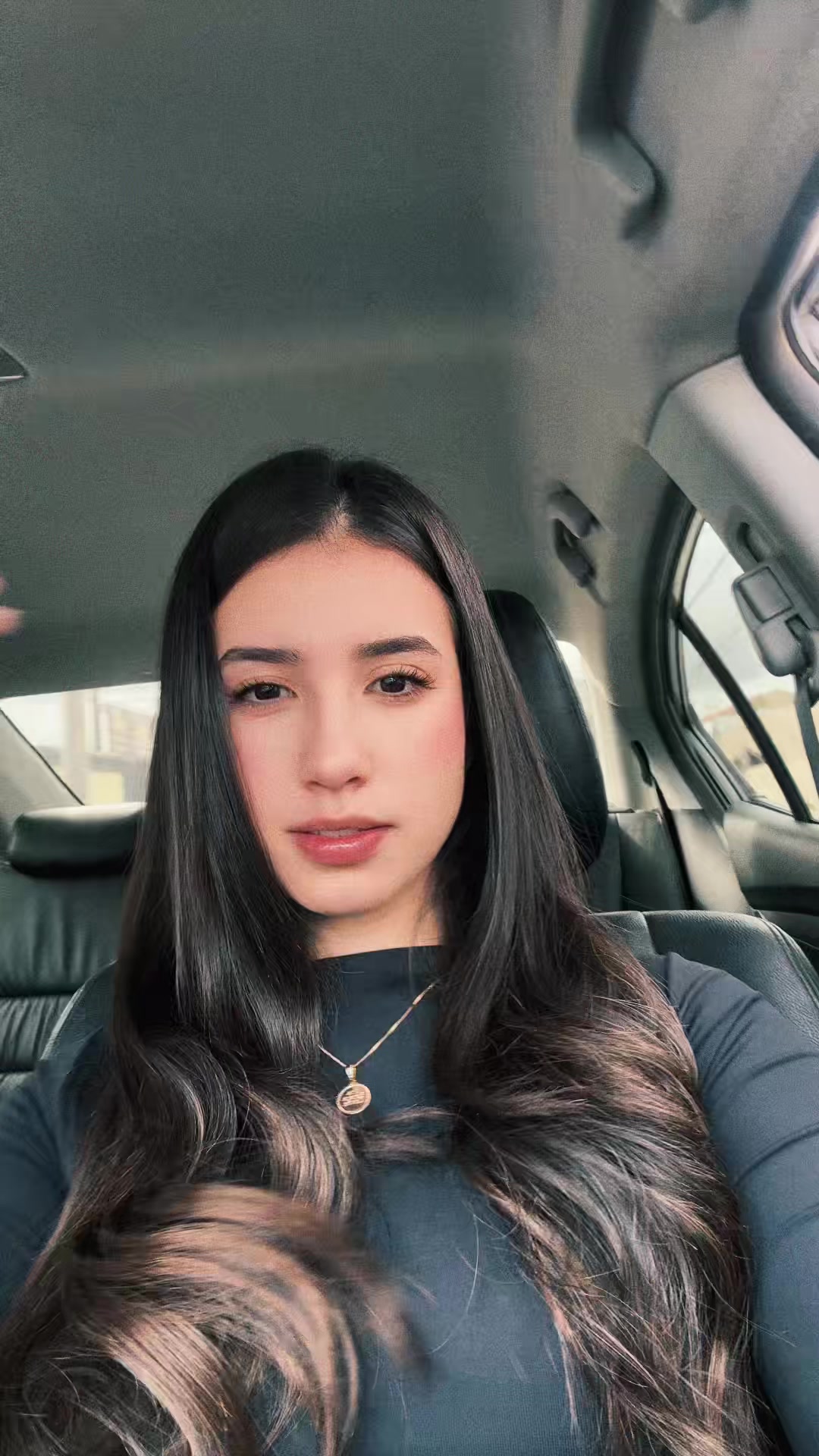 @larah_chris