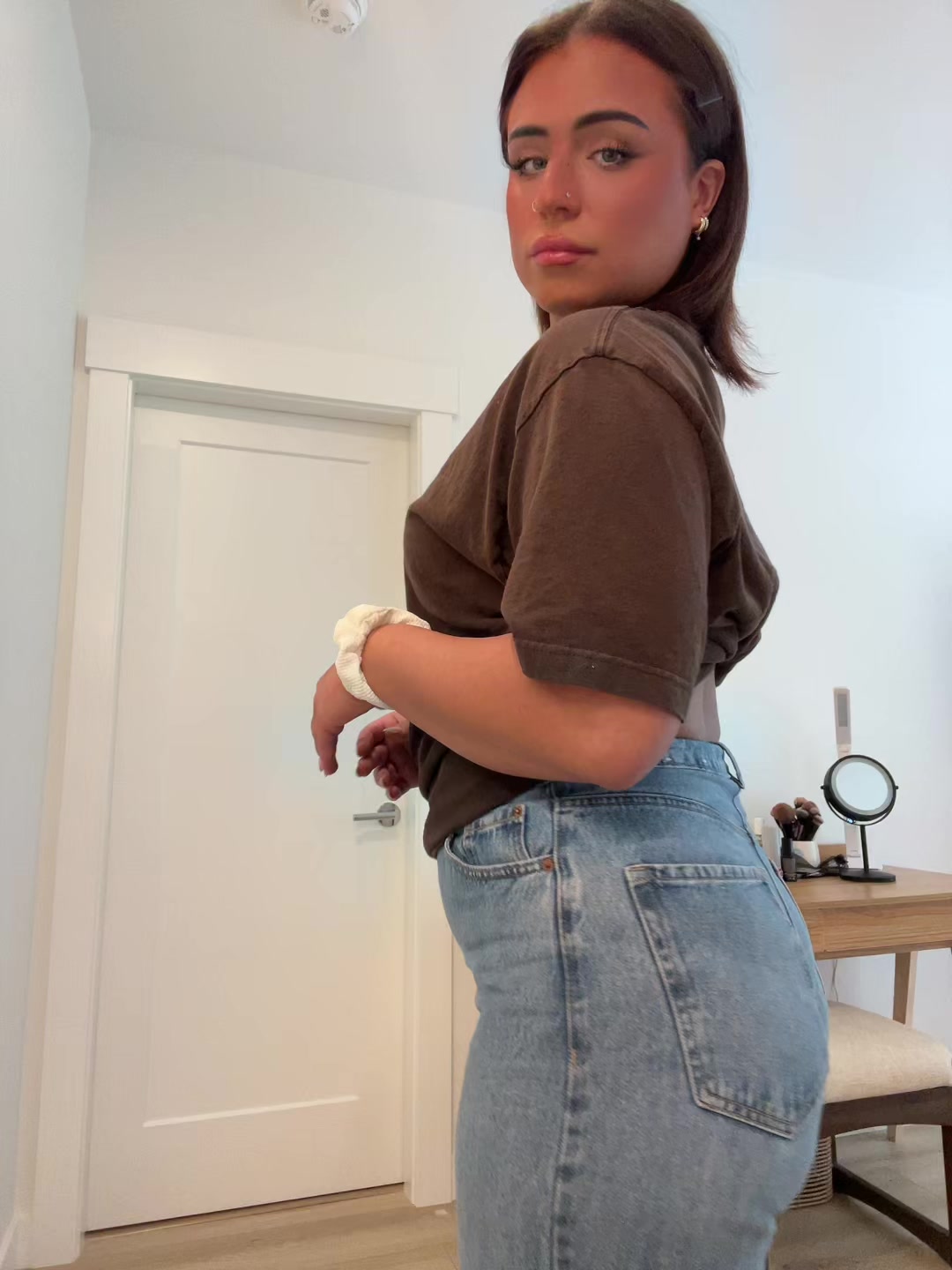@joniethebrat
