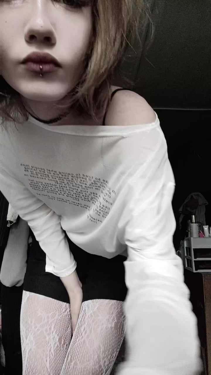@awwwelie