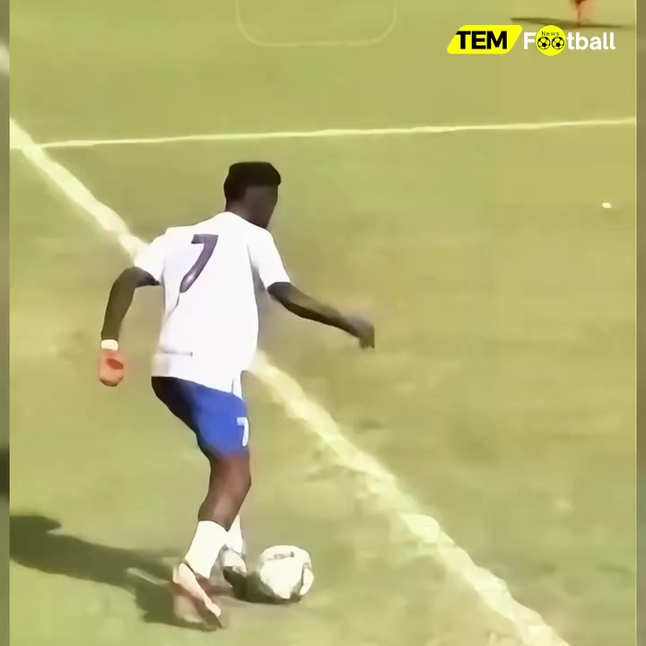 @𝗖𝗛𝗥𝗜𝗦_𝗡𝗔𝗛𝗜𝗗☬𖤍♛