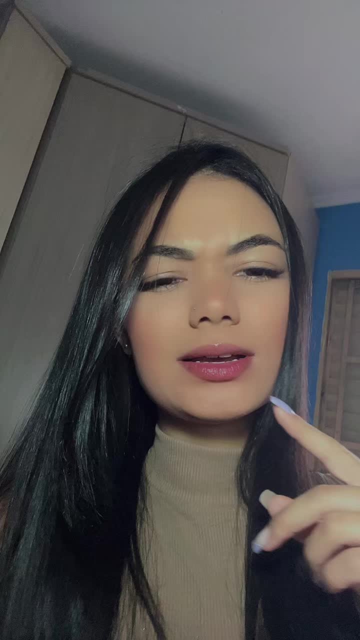 @Anna Laura