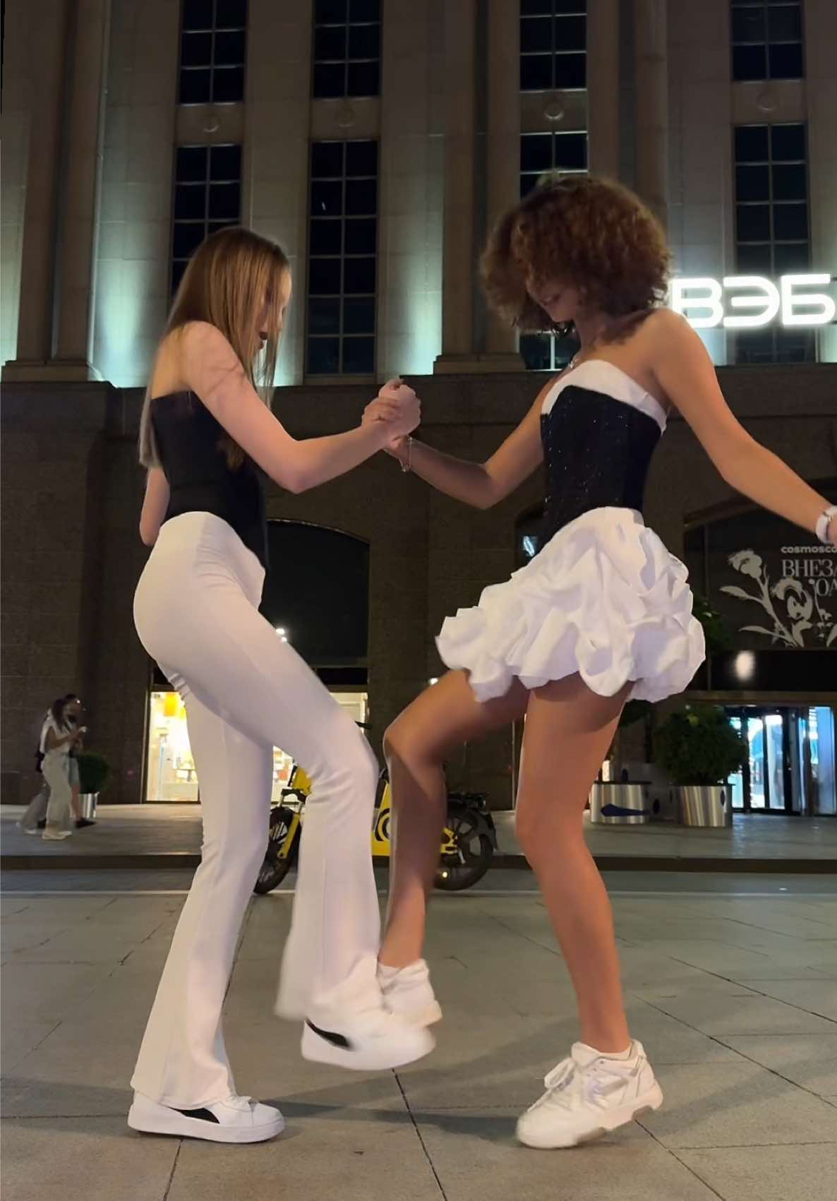 @كارينا