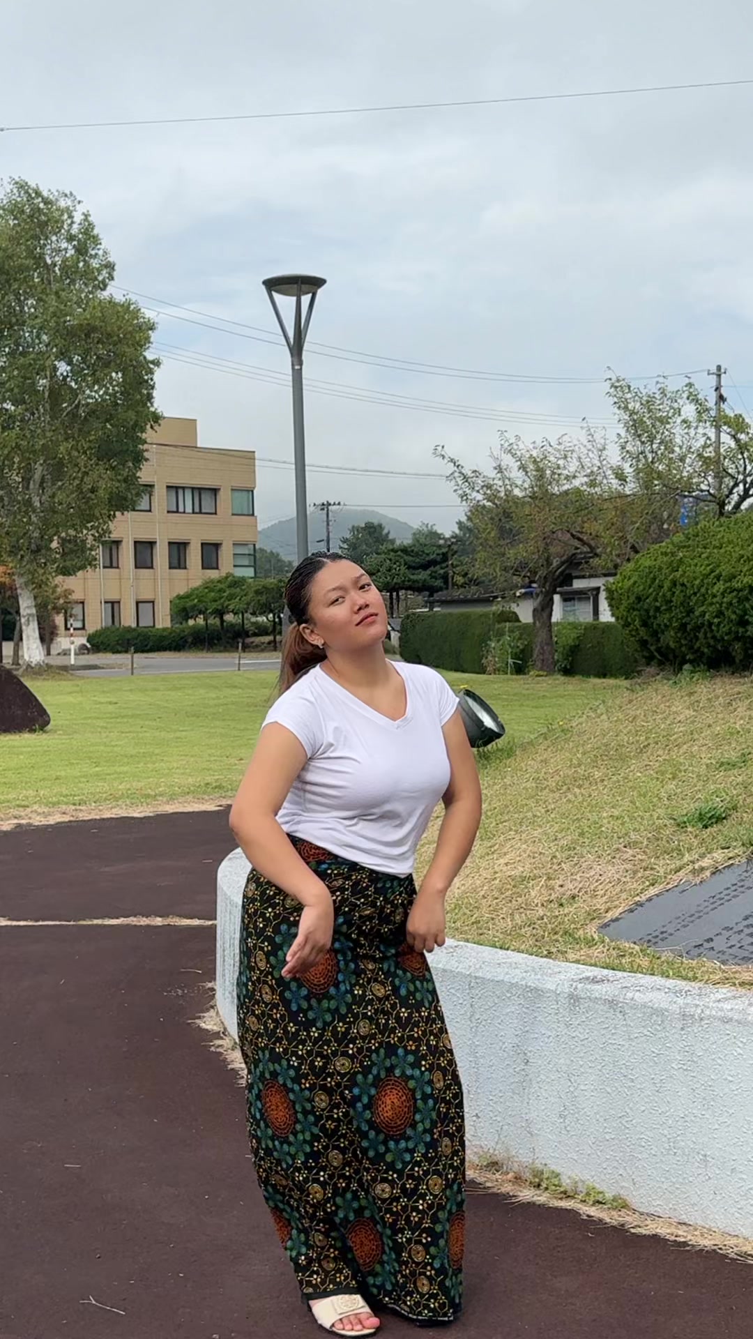 @Bishnu Gurung 👩🏻 ( चिम्मै )