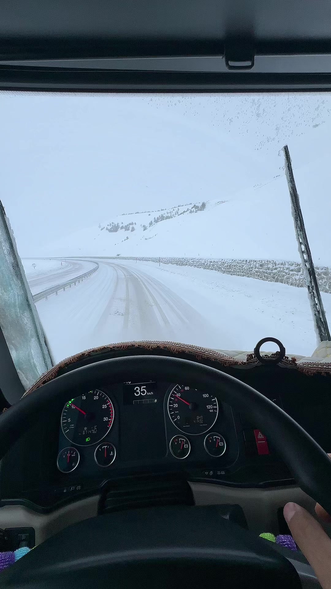 @&Ouml;kkeş &Ouml;zdemir