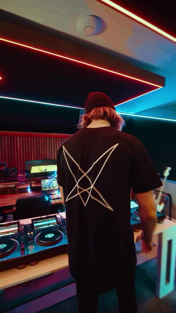 @DJ Erik Salazar