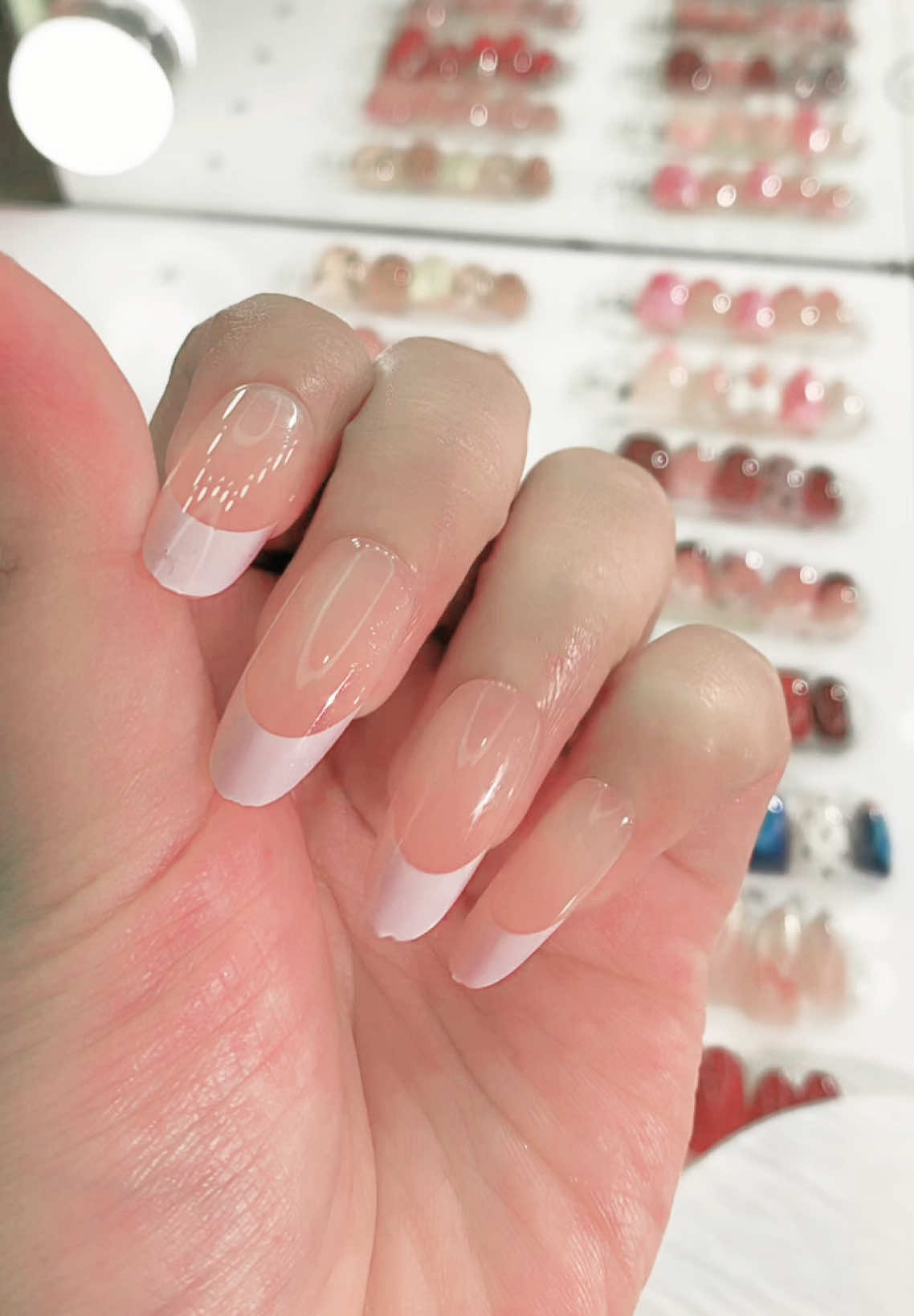 @Molly Nails Ind