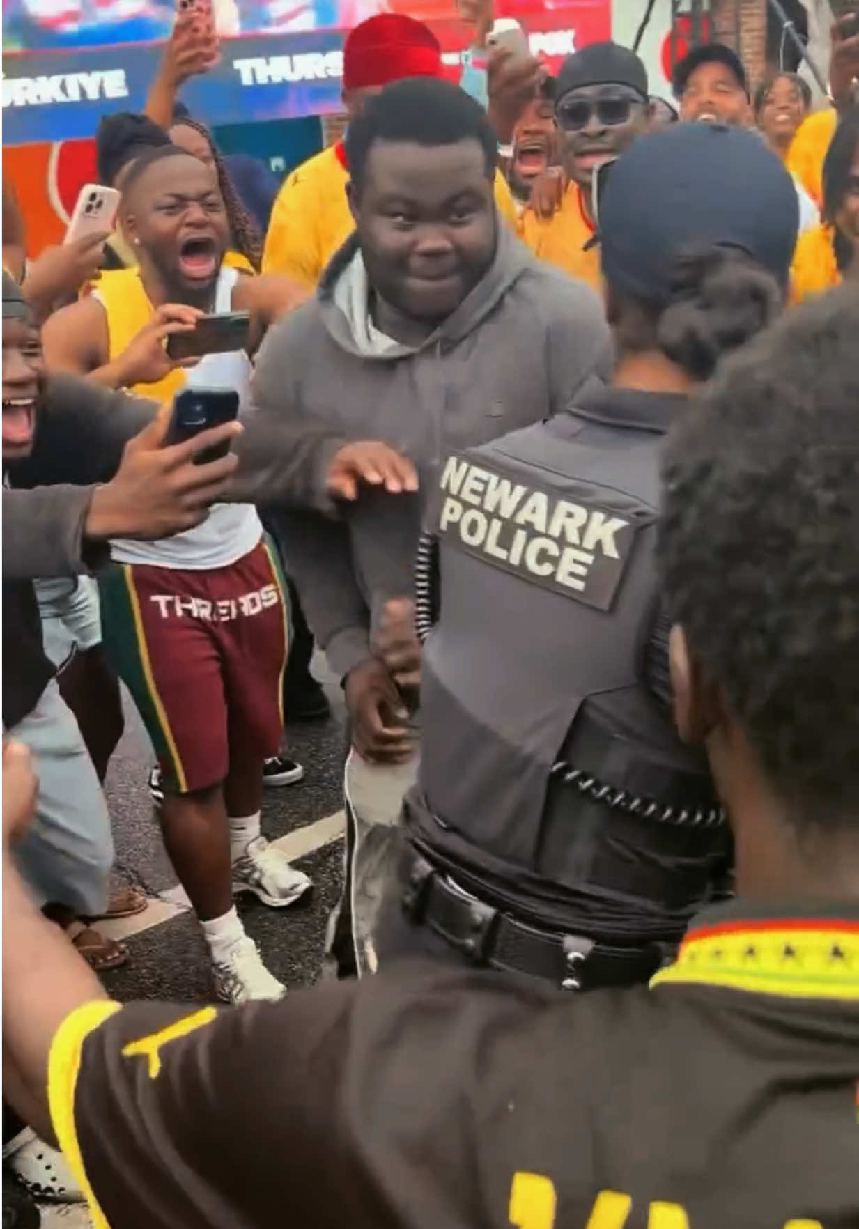 @_Global Citizen🇪🇺🇨🇦🇺🇸