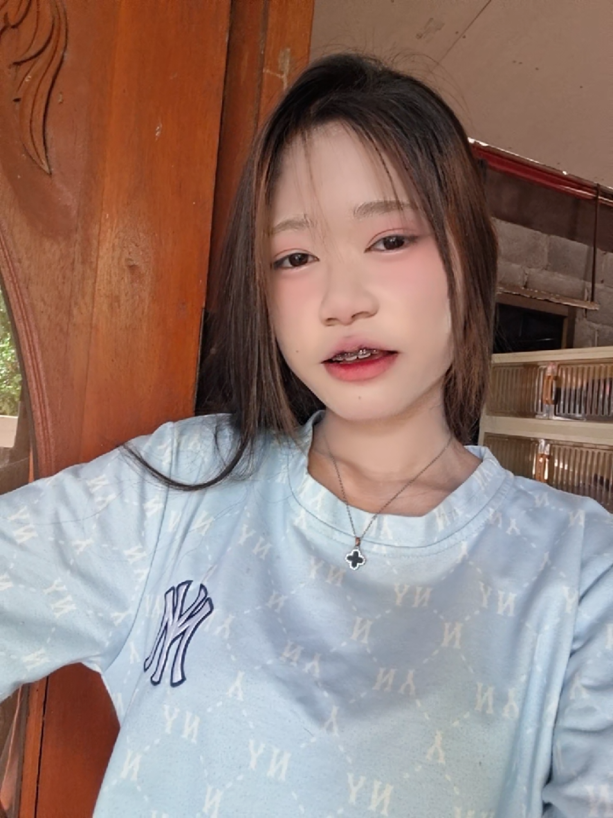 @: นิดกมน.🐉