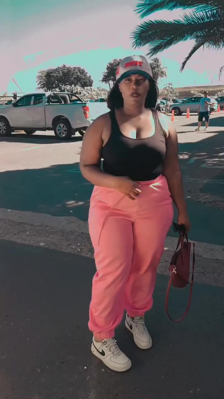 @Dee