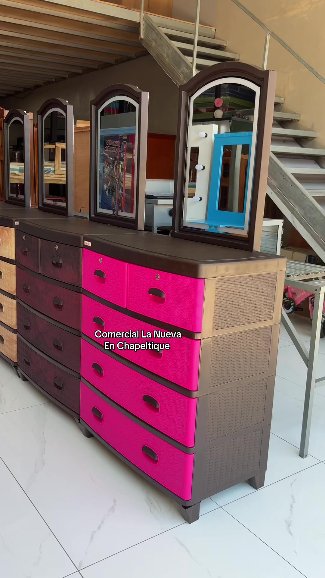 @comercial la nueva oficial1