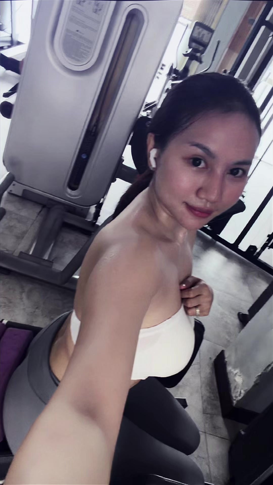 @apriapril
