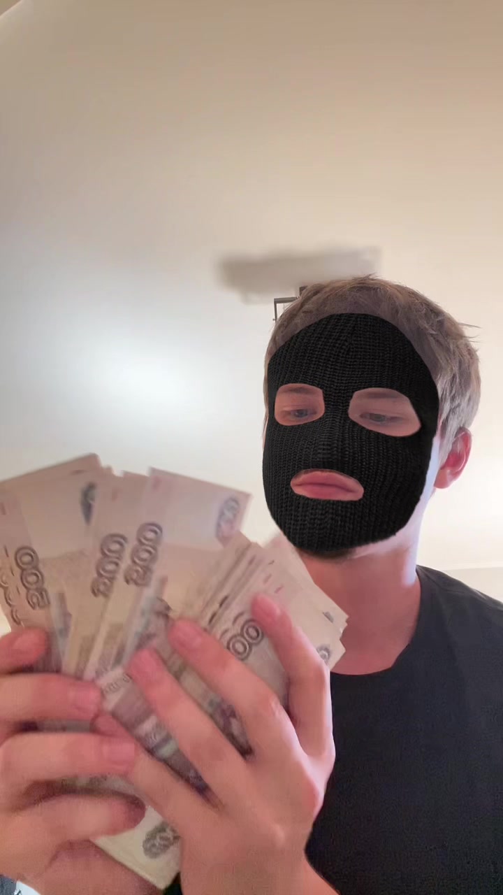 @hoodandrich