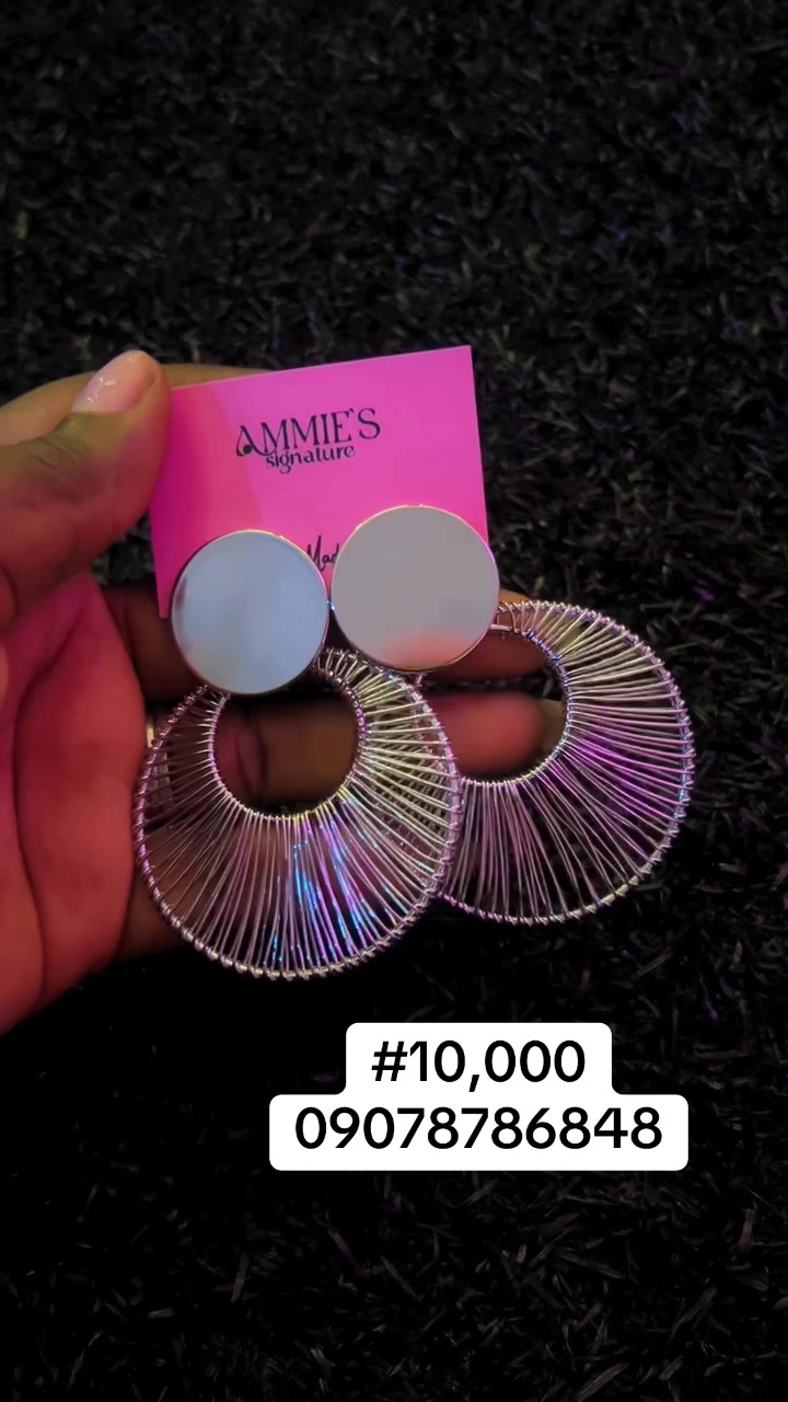 @Ammiesignature jewelry/makeup