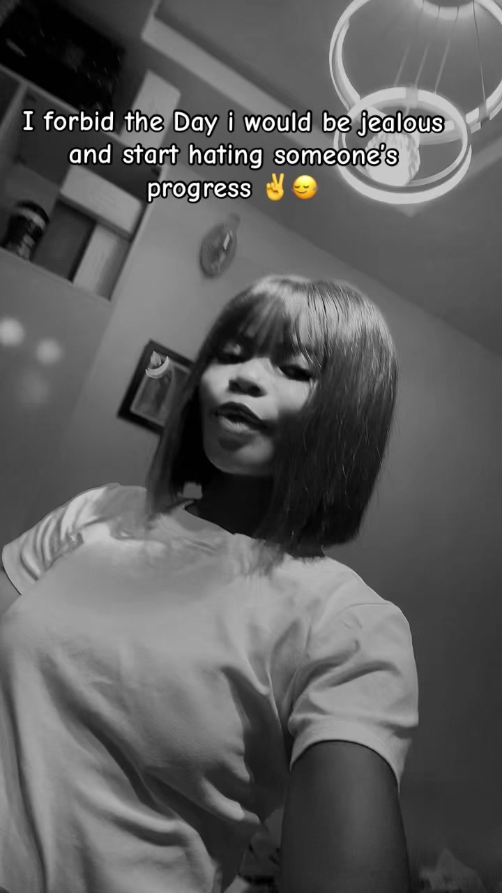 @ADESEWA🫢💕