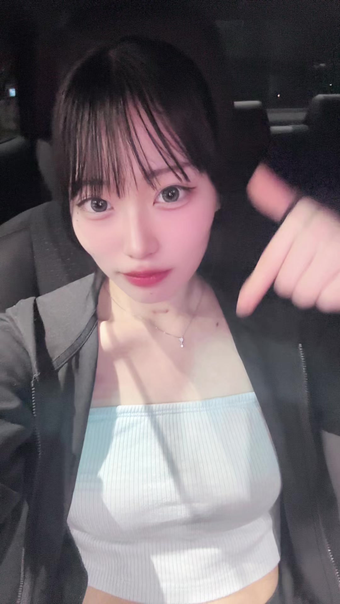 @ユリ