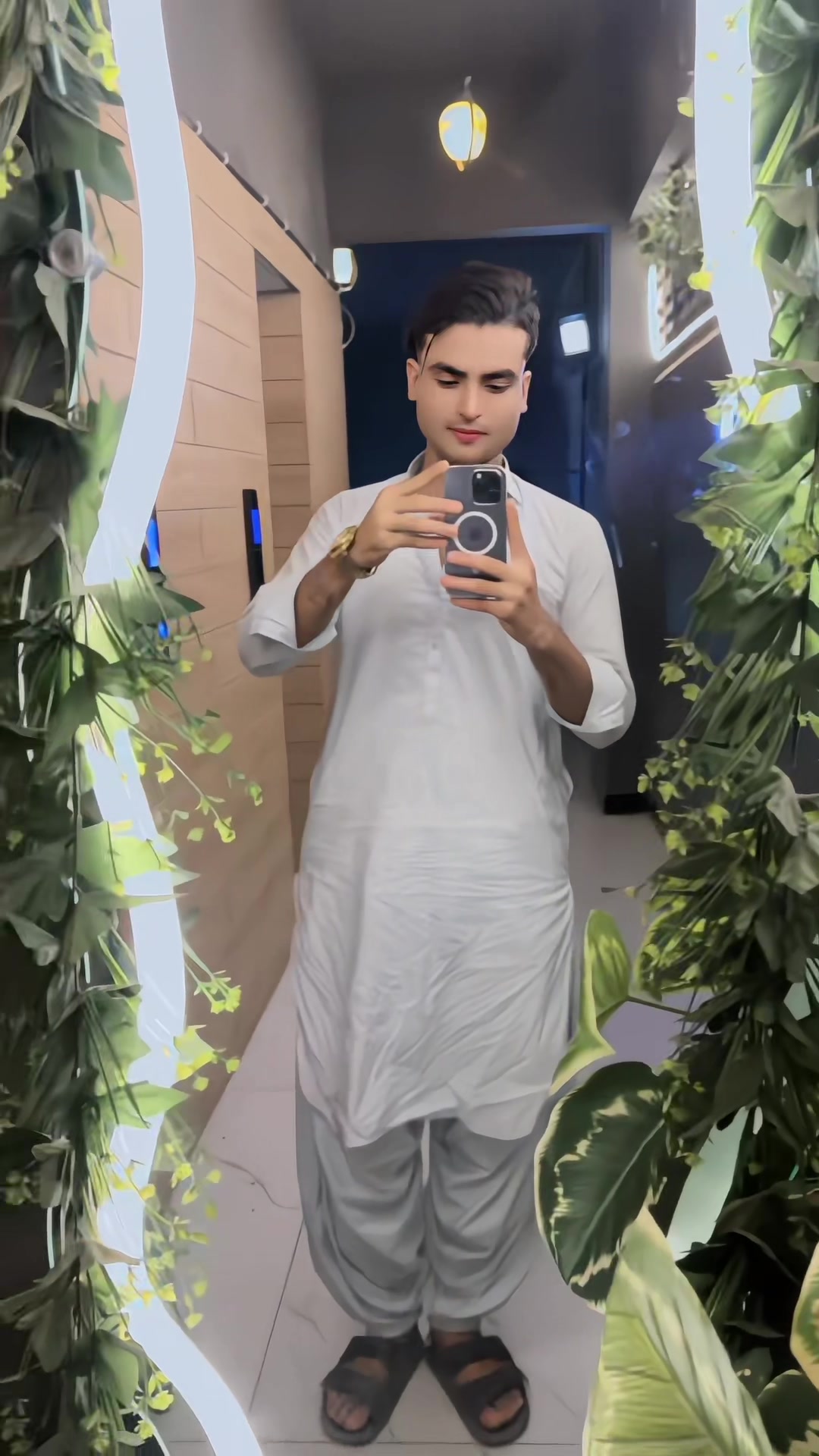 @Usمan حیدر ✨