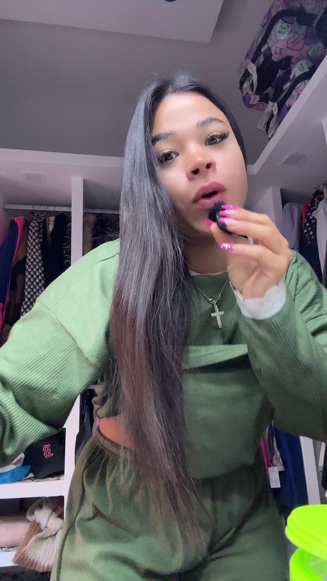 @Oliveraselena