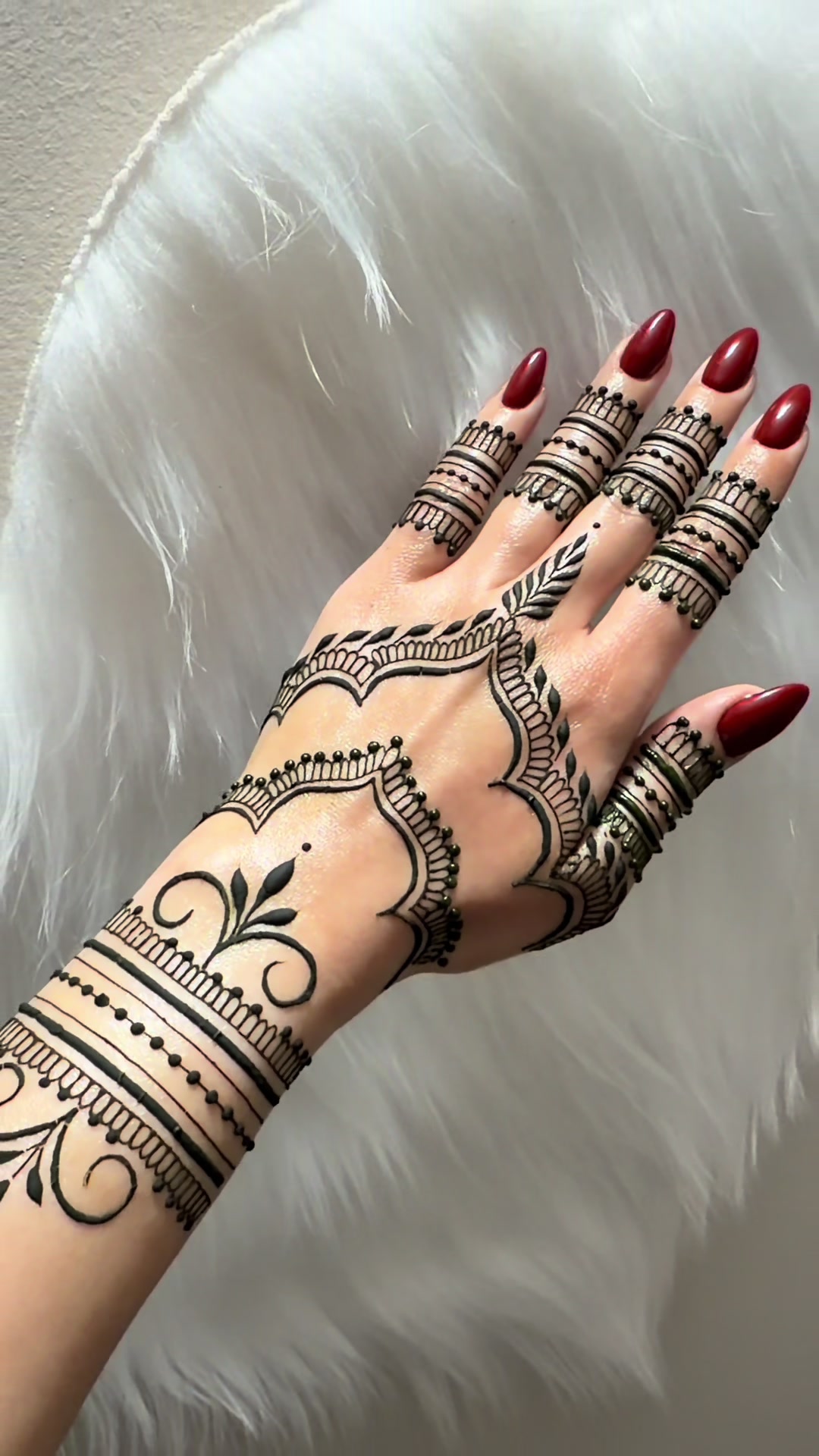 @charmsofmehandi