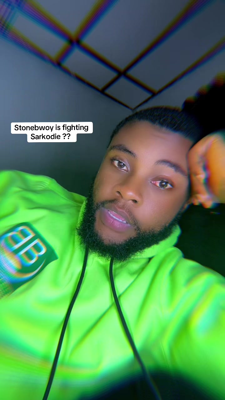@THE GREEN HOODIE GUY ๐๐