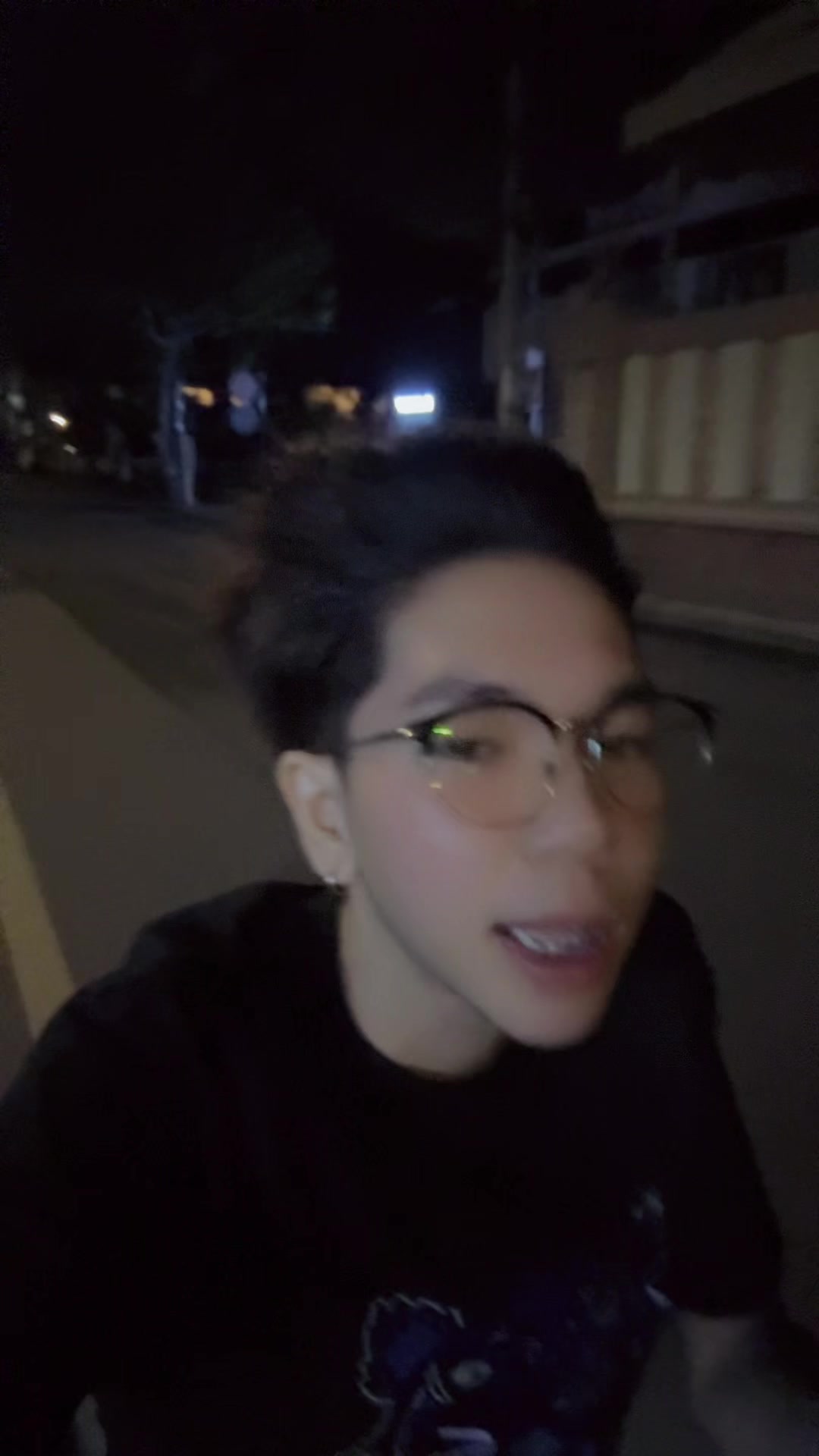 @DE