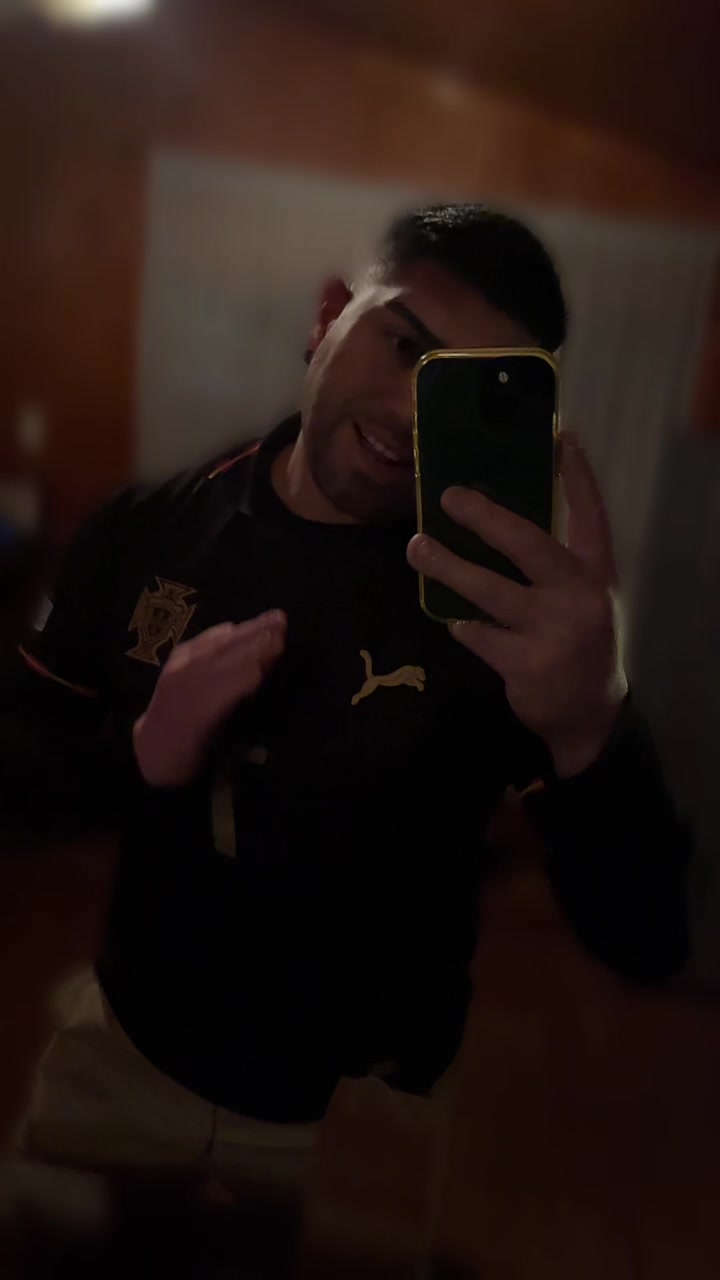 @Vittor_25
